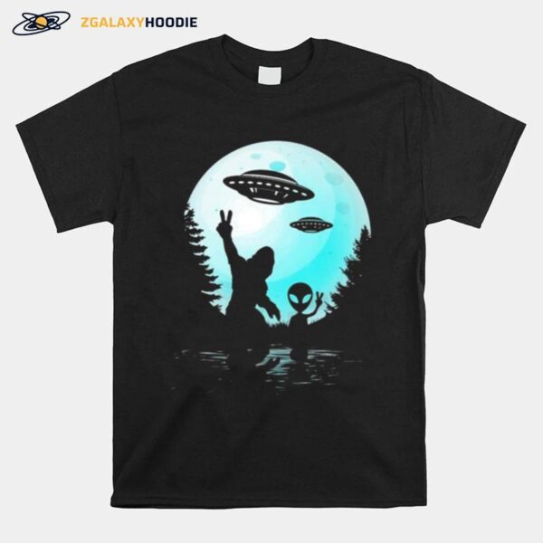 Alien And Bigfoot Moon Bigfoot Believer 2022 Copy T-Shirt