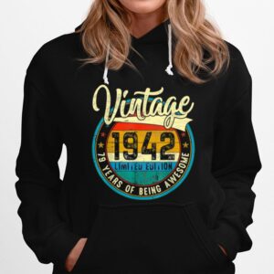 Distressed Vintage 1942 79Th Birthday 79 Yrs Old Hoodie