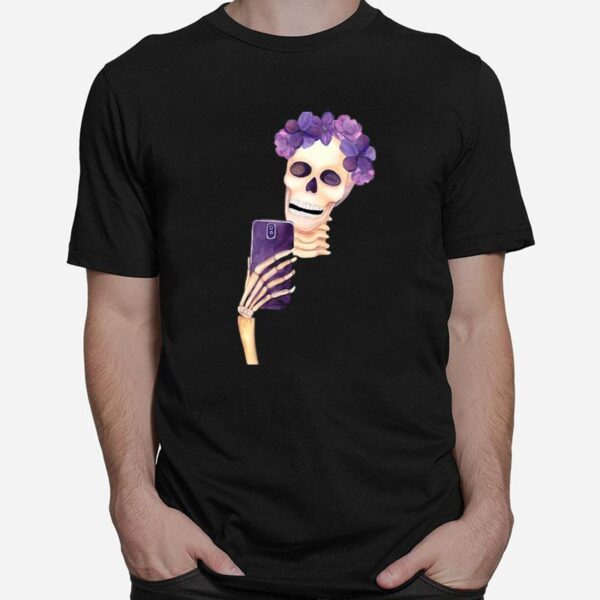 Skeleton Taking Selfie Halloween T-Shirt