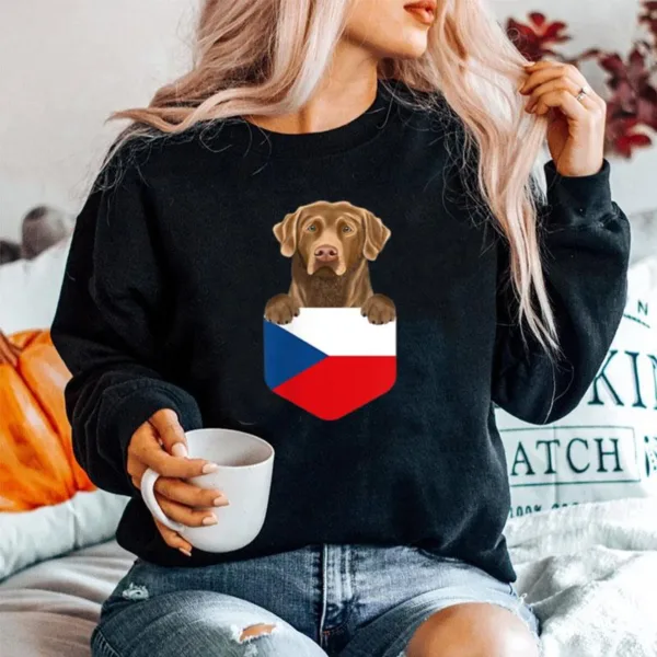 Czech Republic Flag Chesapeake Bay Retriever Dog In Pocket Unisex T-Shirt