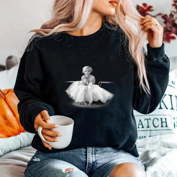 Marilyn Monroe Sitting Pretty Unisex T-Shirt